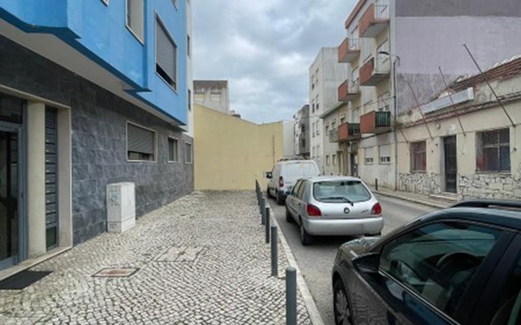 Garagem no Barreiro - Image 15