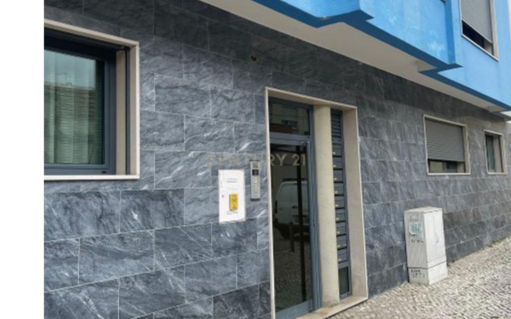 Garagem no Barreiro - Image 18