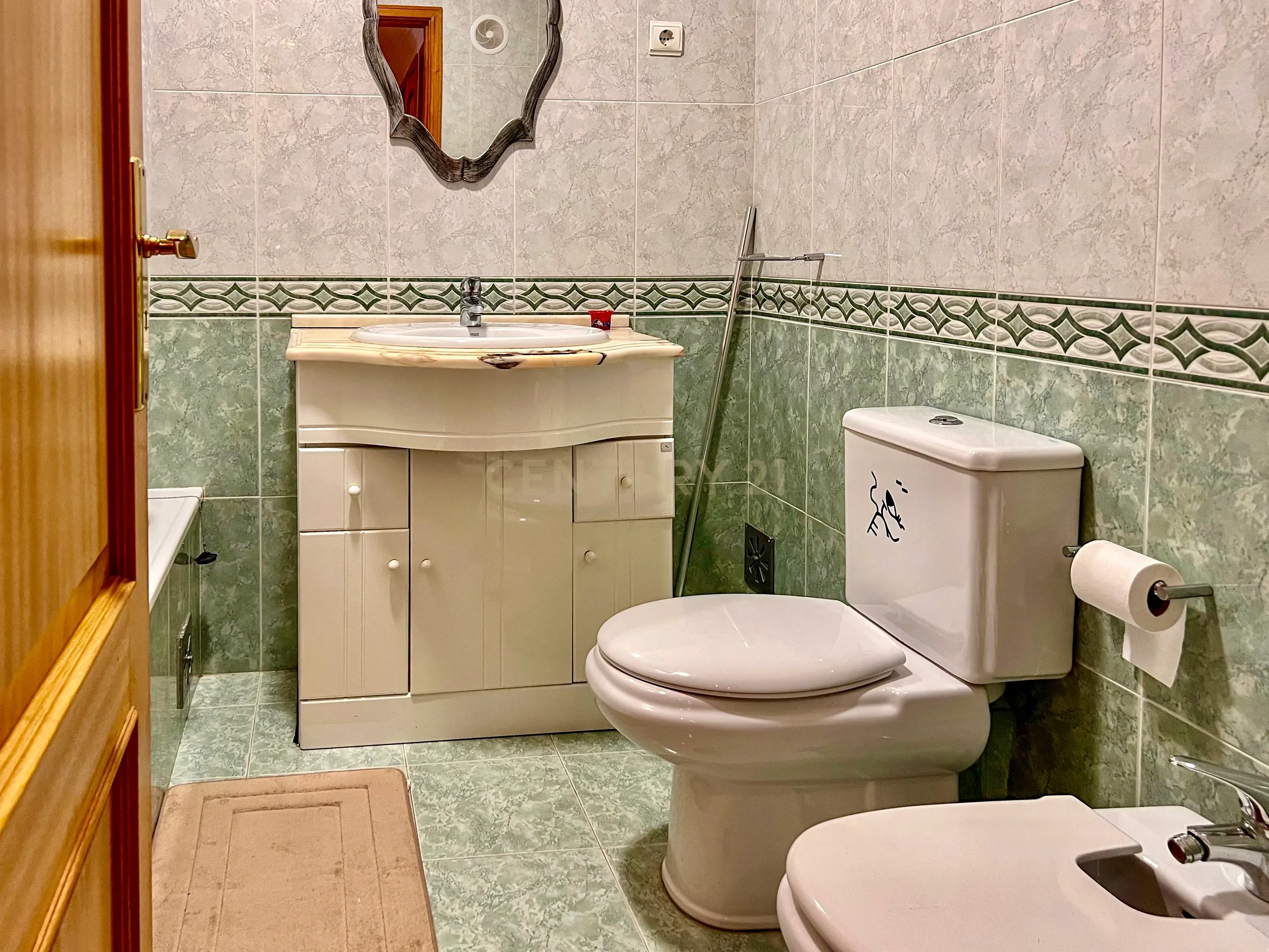Fotografia 10 de Apartamento T2 Mobilado com Box em Outurela, Carnaxide