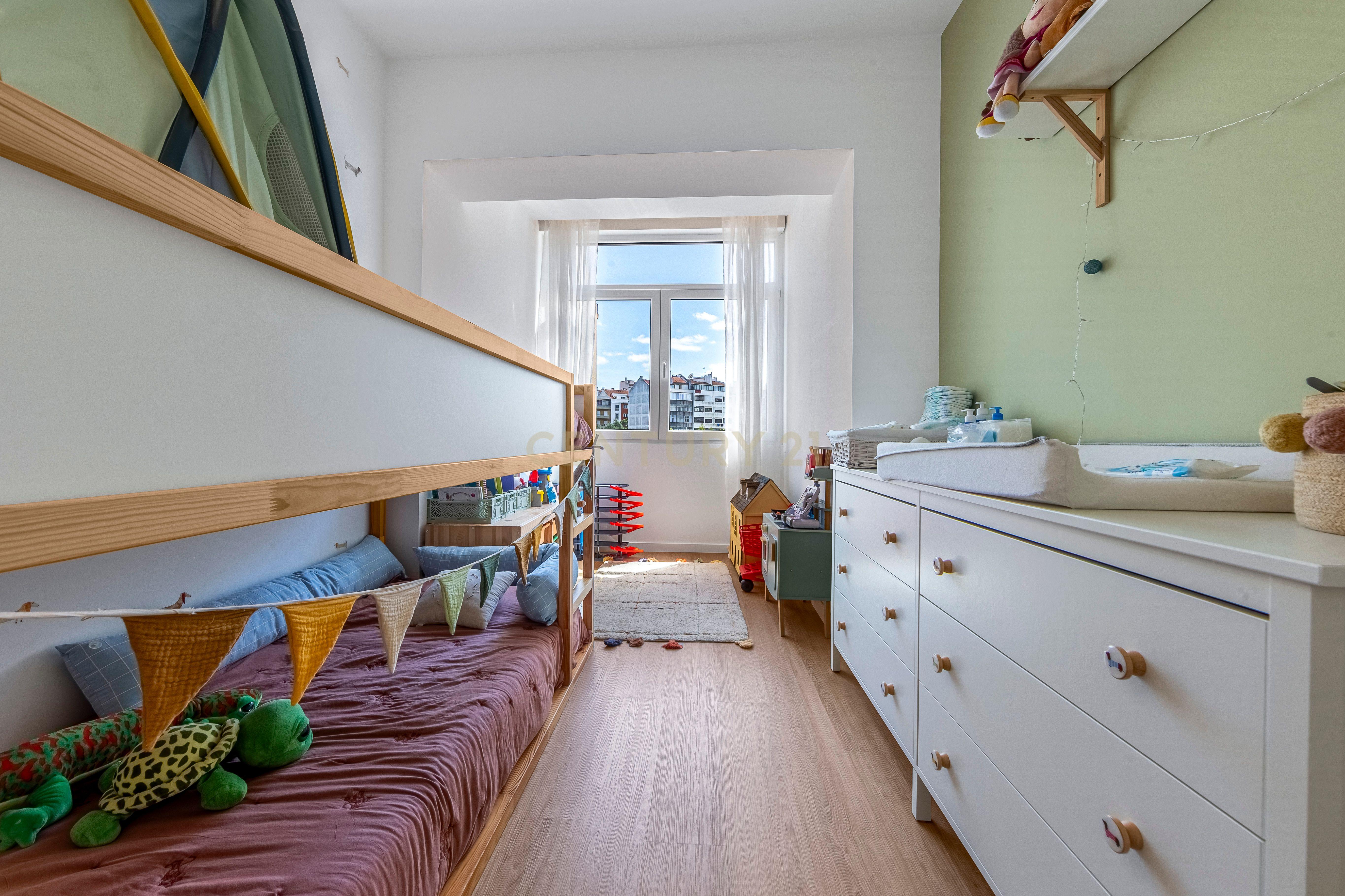 Fotografia 8 de Apartamento T3 Renovado com Terraço - Estrada de Benfica, Lisboa