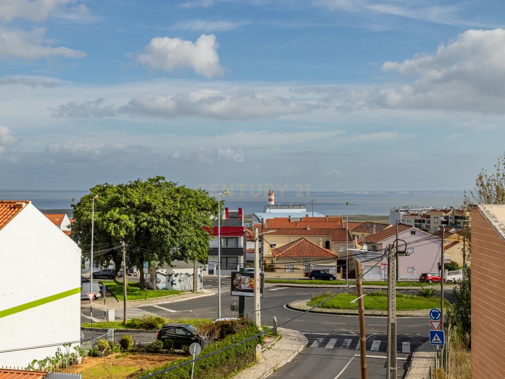 Moradia de luxo V5 no Bairro do Barreiro, Santa Iria da Azóia - Image 40