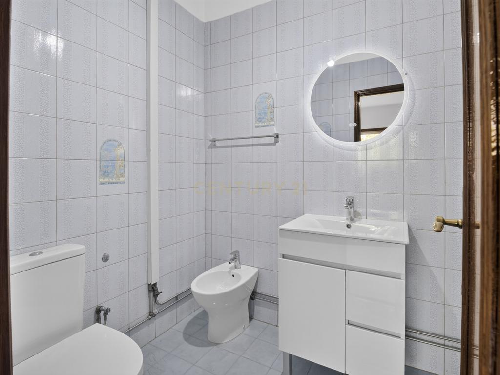 T3+1 com Garagem Fechada e Elevador | Lomar – Braga - Image 13