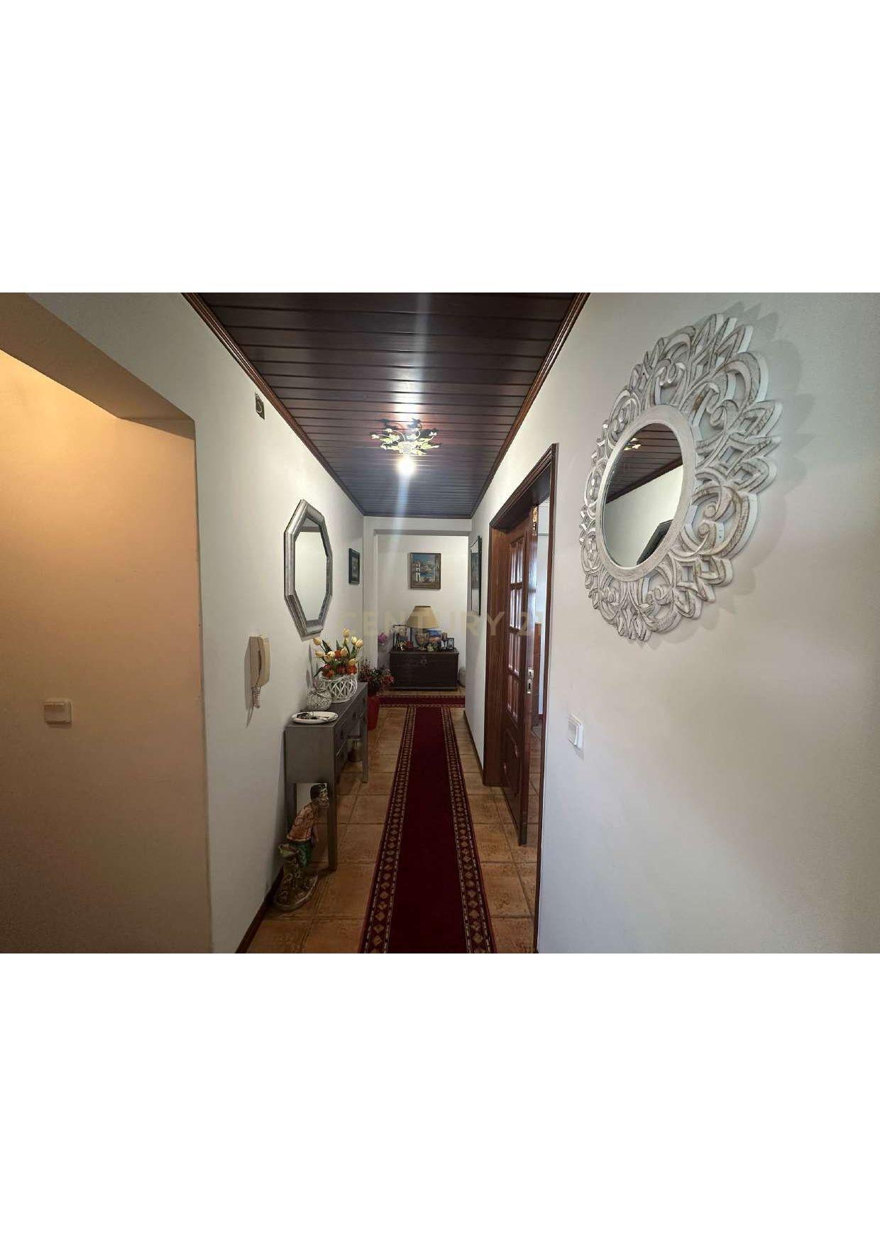 Apartamento T3 em Oliveira do Bairro com Terraço e Garagem - Image 18