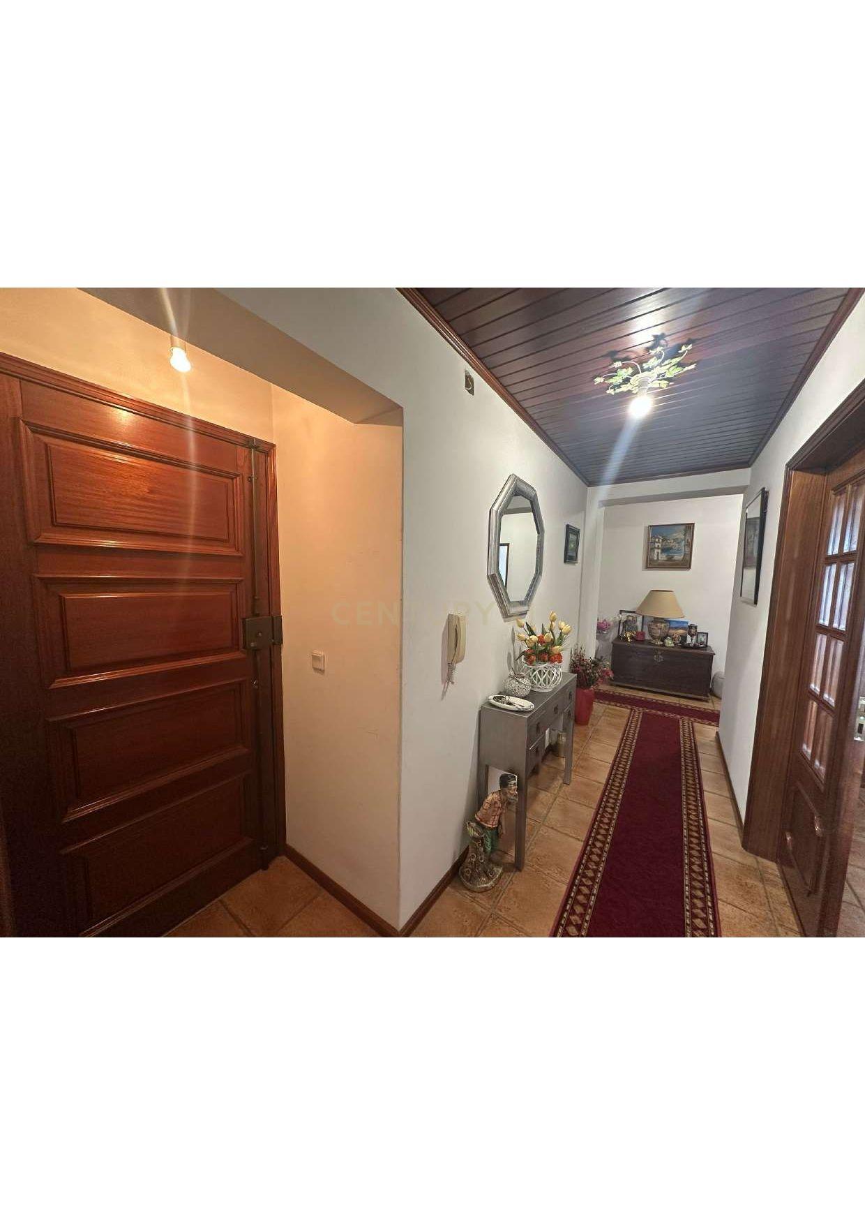Apartamento T3 em Oliveira do Bairro com Terraço e Garagem - Image 19