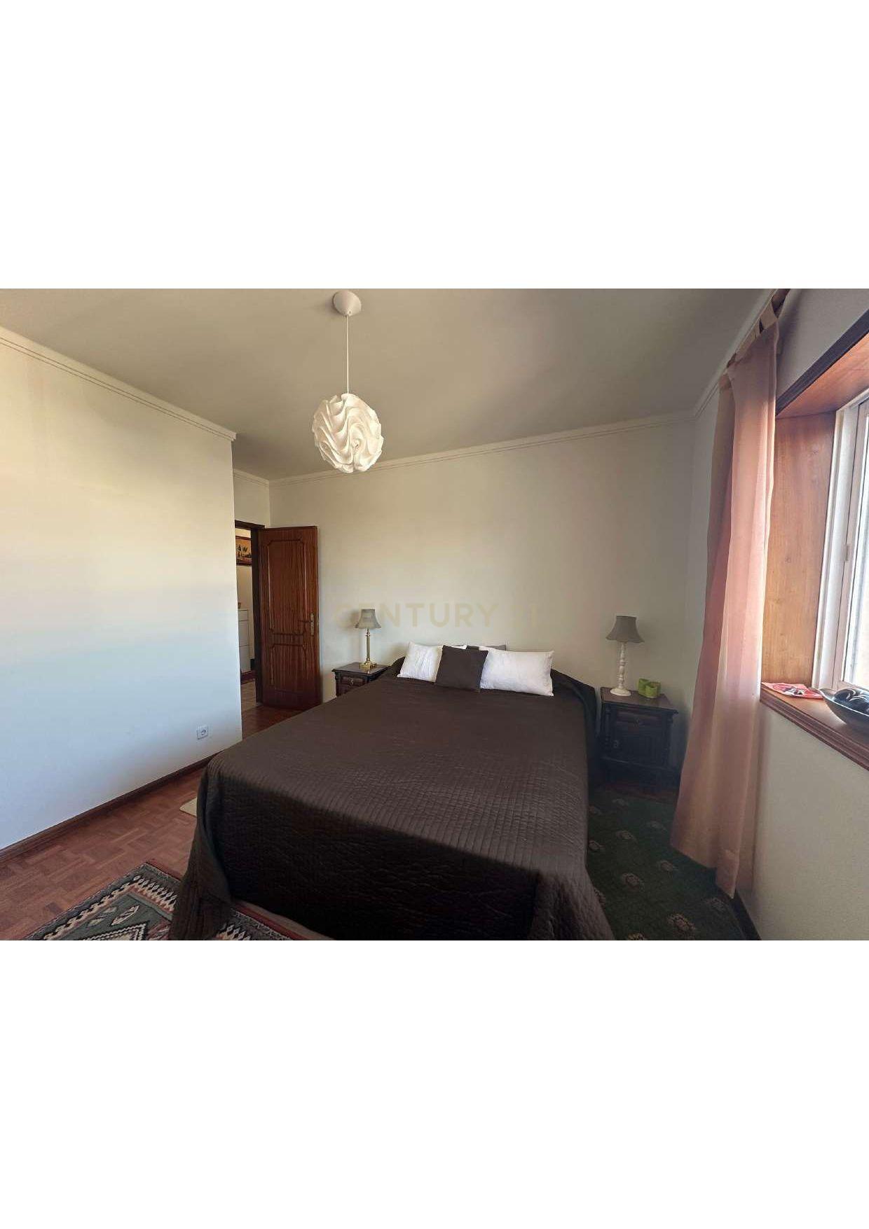 Apartamento T3 em Oliveira do Bairro com Terraço e Garagem - Image 24