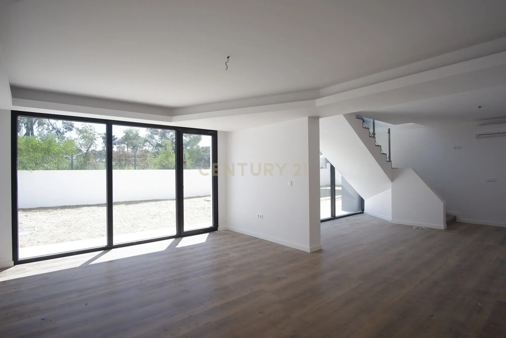 🌿 Moradia de Sonho Pronta a habitar na Avenida do Mar T5 com piscina – Aroeira - Image 18