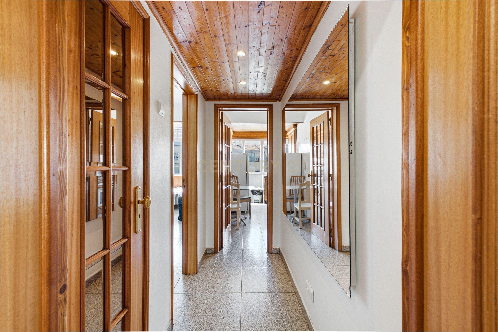 Fotografia 11 de Apartamento T2 em Queluz, junto à Estação de Comboios