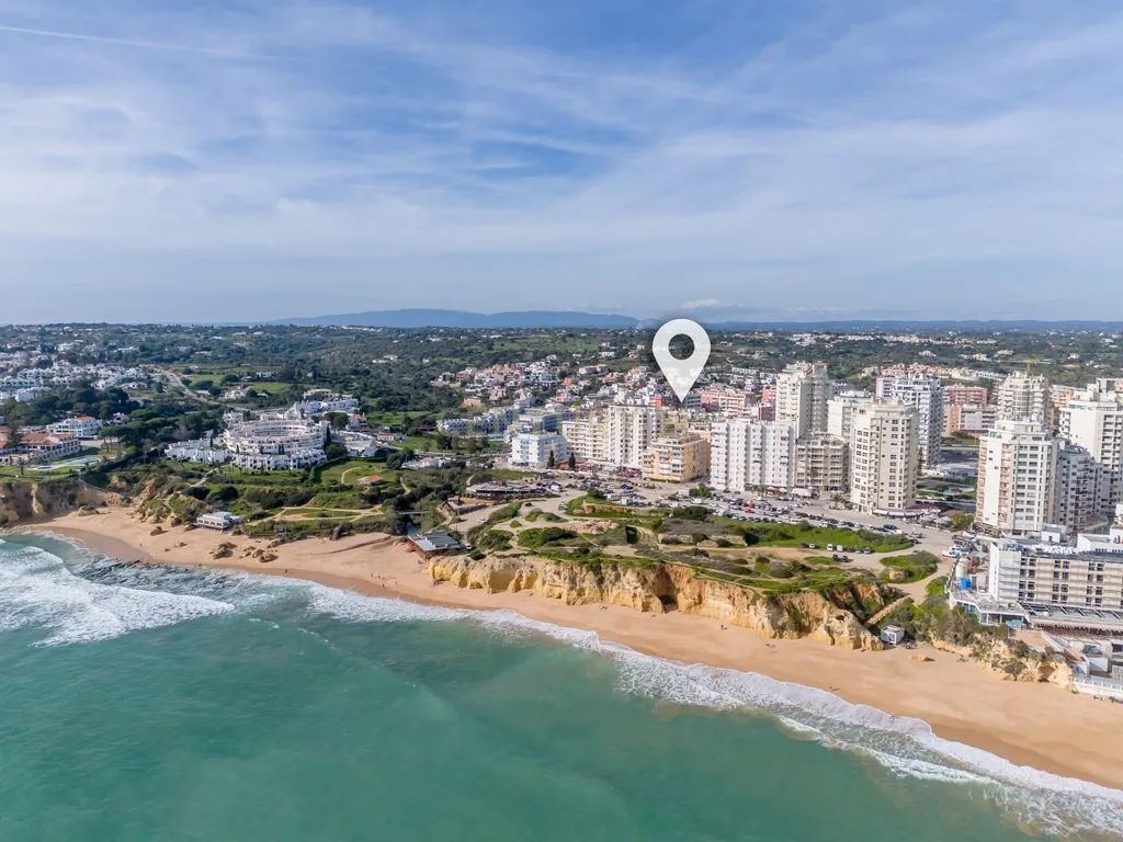 Apartamento T1 | Vista mar | Piscina | Estacionamento | Praia 100mt | Armação de Pera | Algarve - Image 33