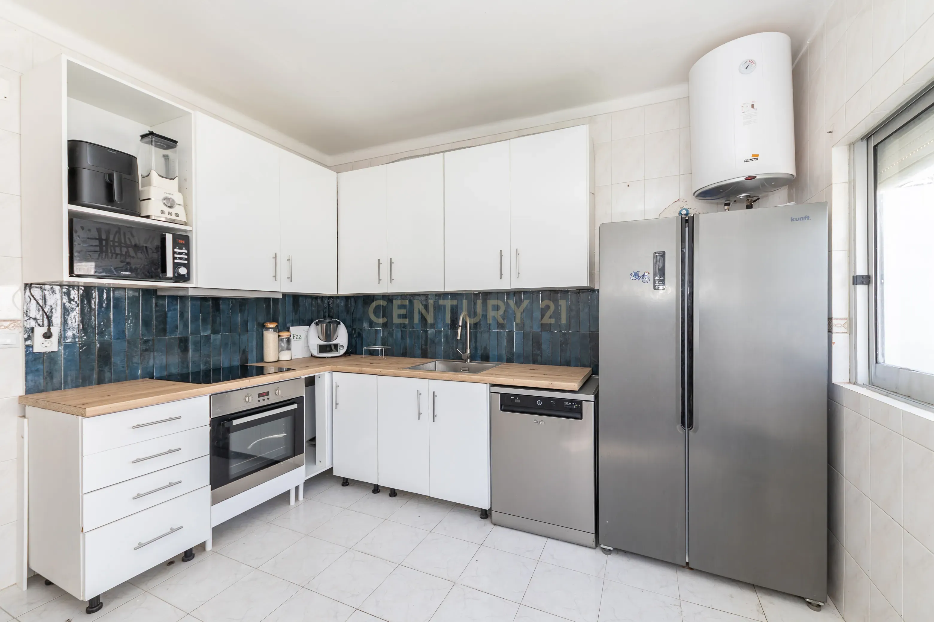 Moradia T2 em Sarilhos Pequenos Remodelada. - Image 14