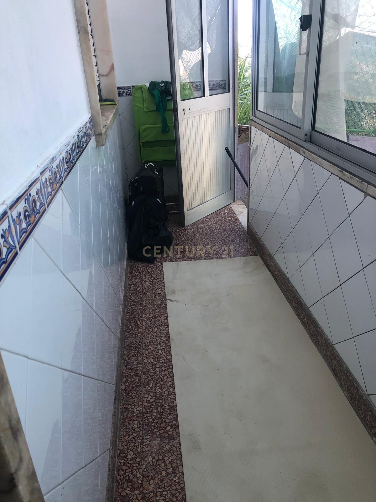 Fotografia 5 de T3 para Remodelação Total, Santa Iria da Azoia