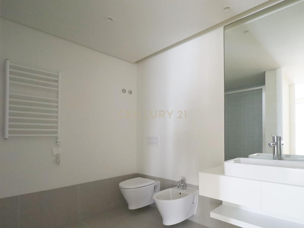 Apartamento T2 Exclusivo com Vista Mar – Totalmente Mobilado e Equipado - Armação de Pêra - Algarve - Image 17