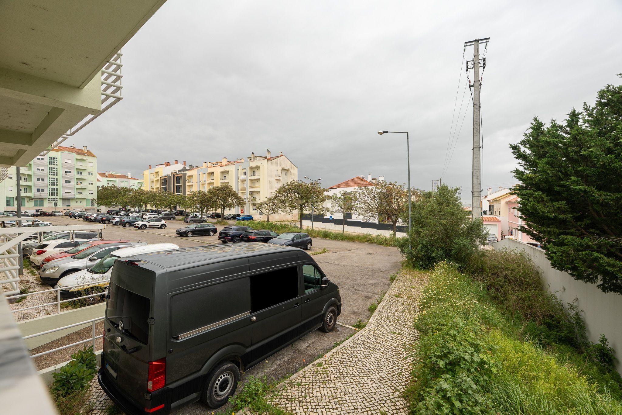 T2 em Excelente Estado no Montijo – Rés-do-chão Alto com Parqueamento e Arrecadação! - Image 18