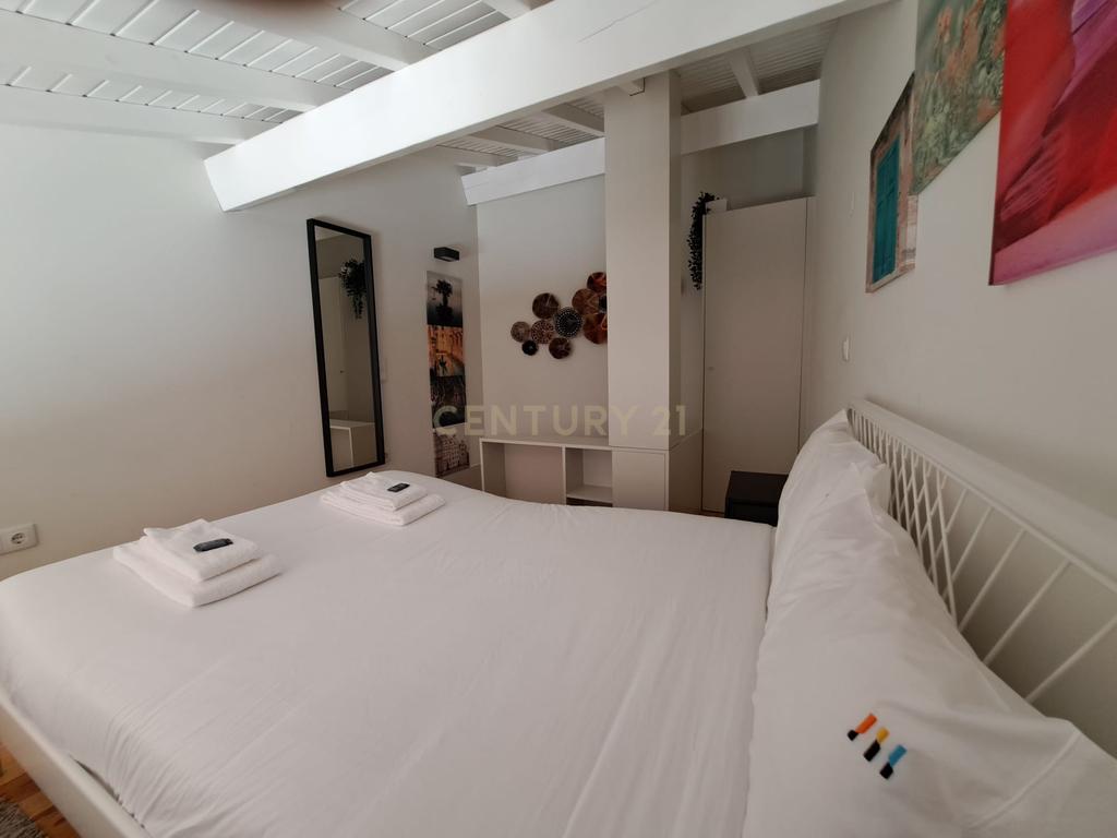 Apartamento T2 + T1 com terraço - Rua Formosa - OTIMO INVESTIMENTO - Image 27