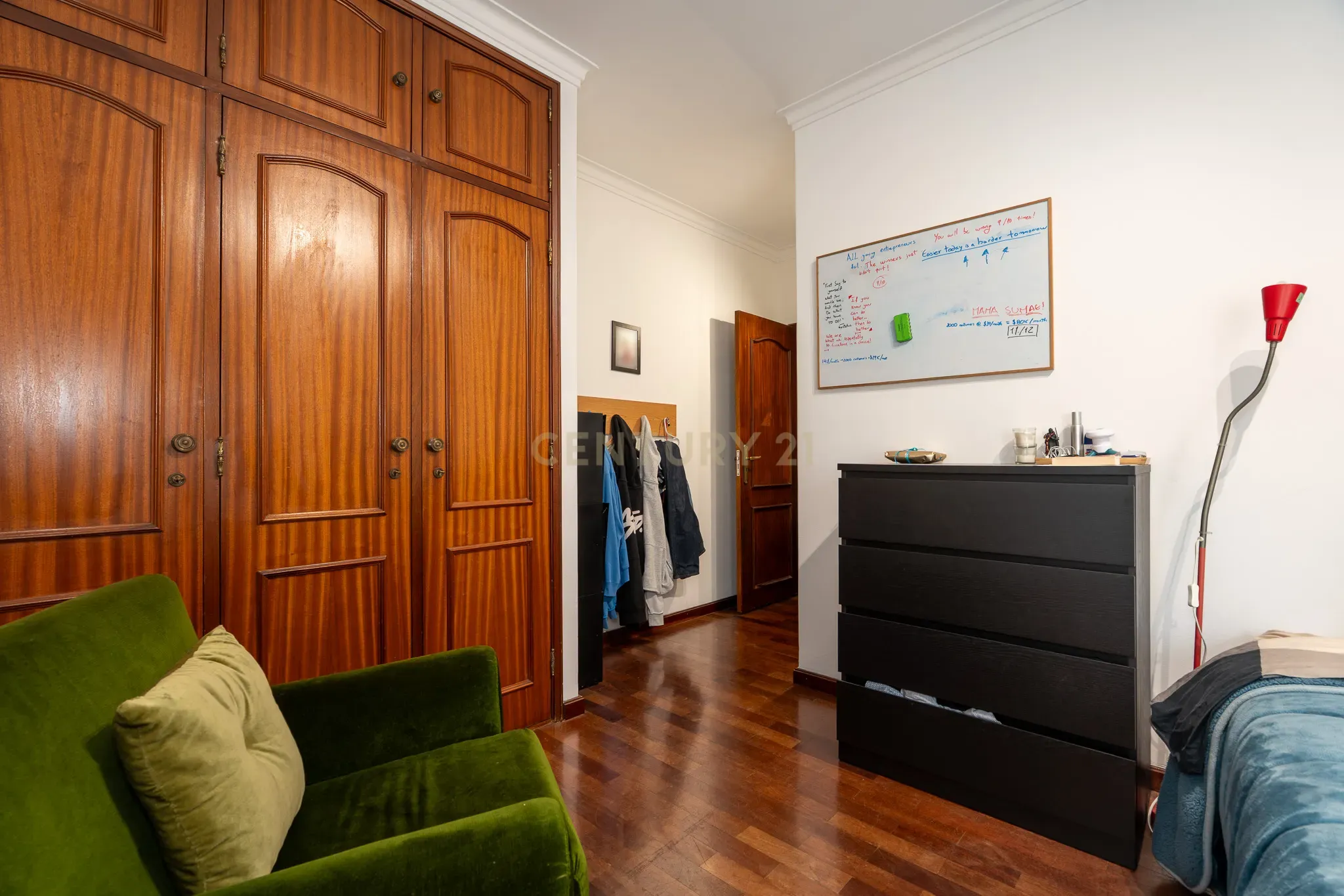 Apartamento T3 com garagem para 2 viaturas Monte Abraão - Image 27