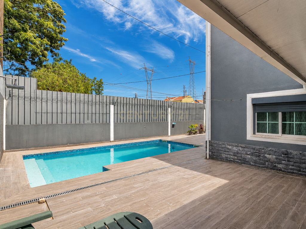 Moradia T4 com piscina e garagem junto às Colinas do Cruzeiro - Image 44
