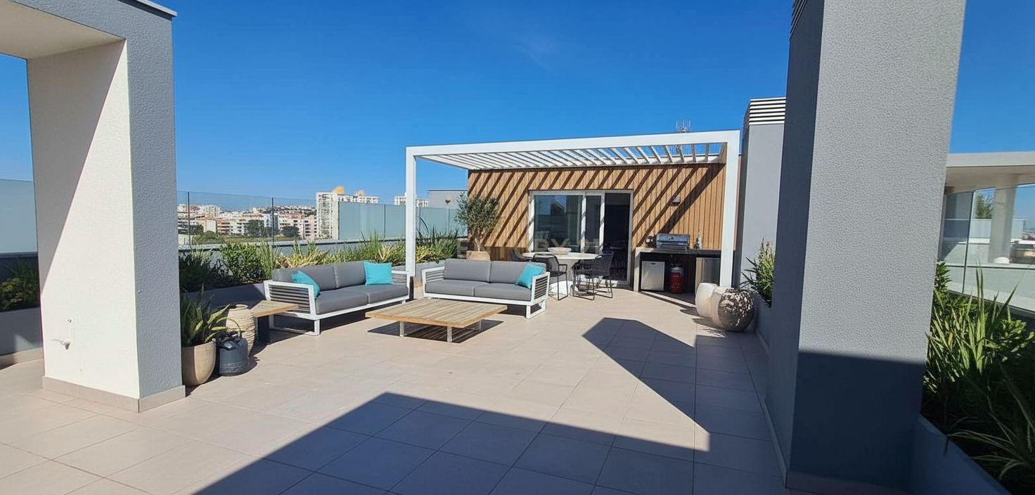 Fotografia 2 de Apartamento T3 com terraço privativo e vista mar em empreendimento de prestígio - Carcavelos