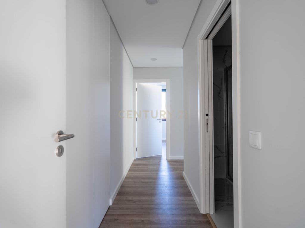 Apartamento T3 - Empreendimento Gardens - Novo - Image 14