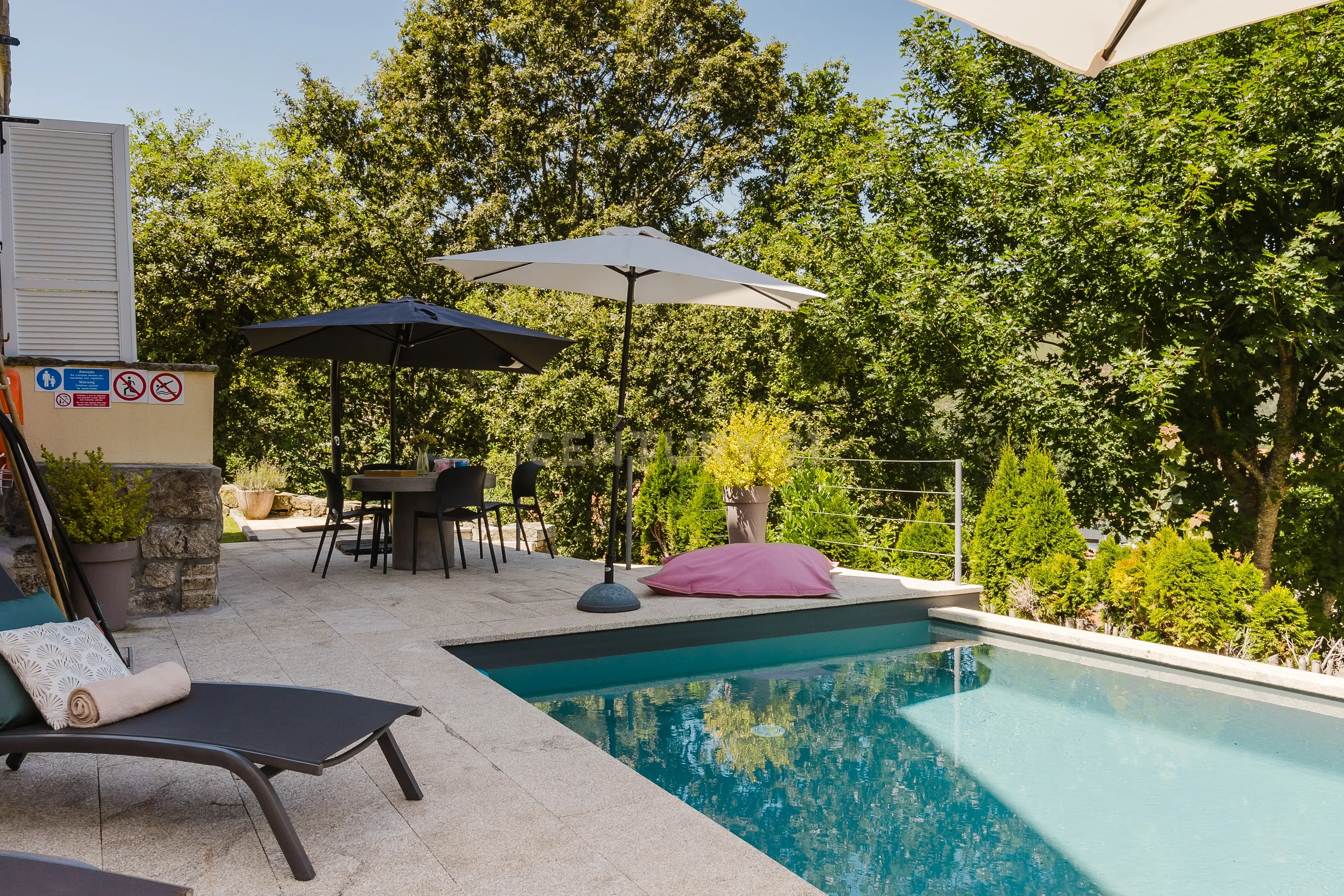 Casa Exuberante T4 com Piscina e Jacuzzi junto ao Rio na zona do Gerês - Image 5