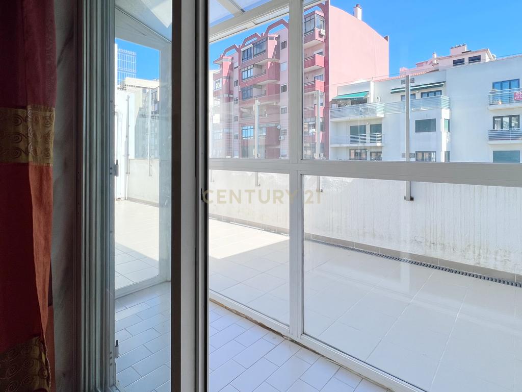 Apartamento T2 LUMIAR - Image 3