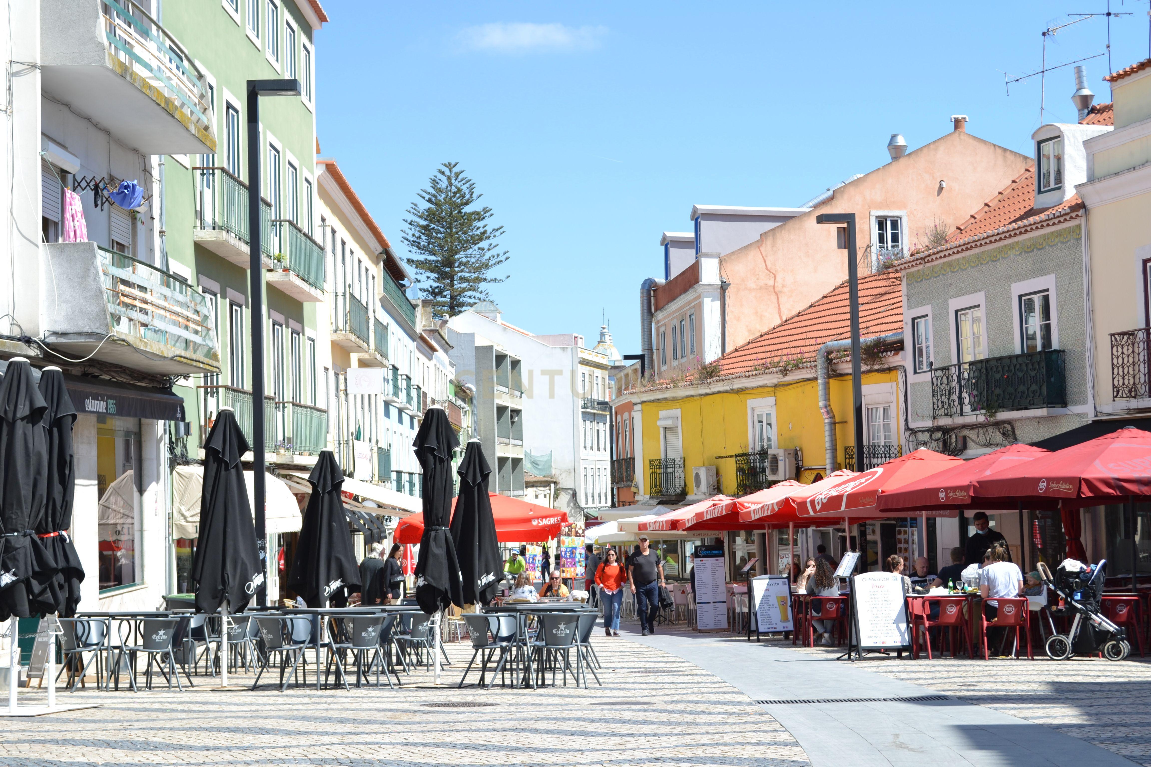 Apartamento de 2 assoalhadas totalmente remodelado na Cova da Piedade, Romeira, para Investimento. - Image 14