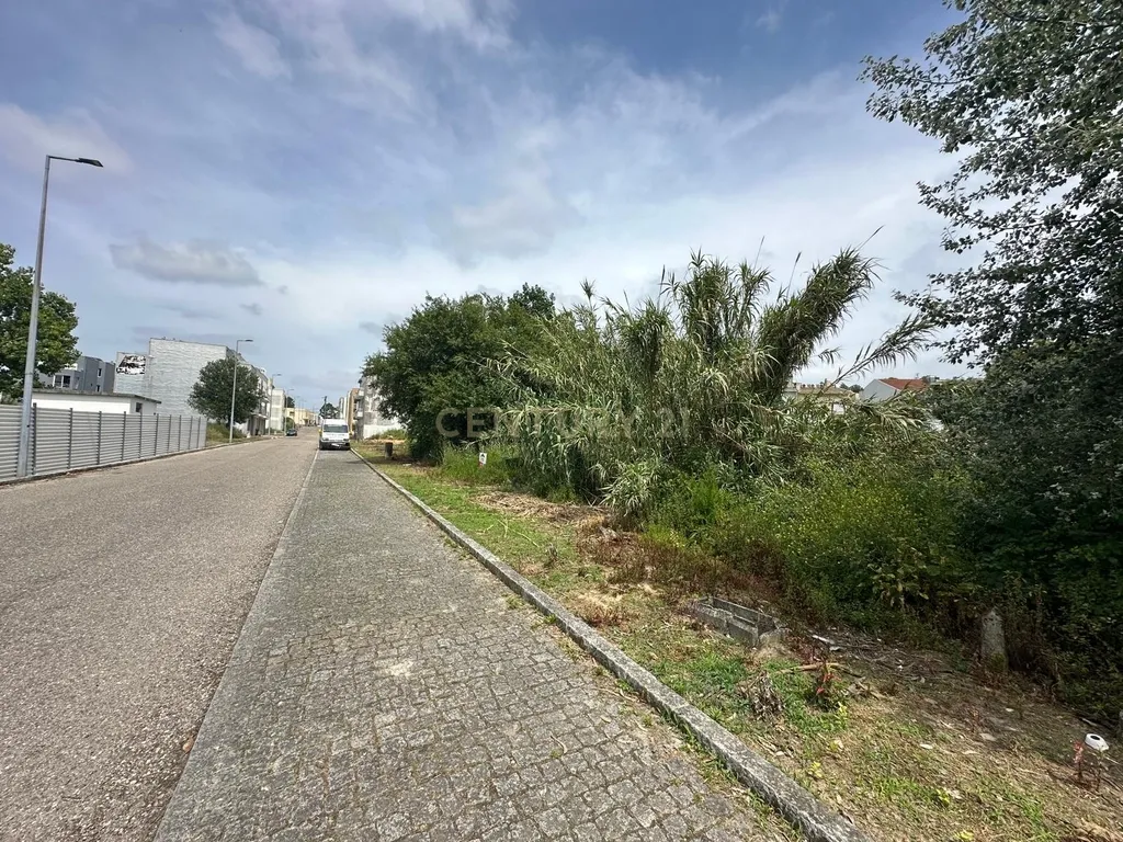 Terreno de construção com projeto aprovado em Pedroso, Vila Nova de Gaia, Porto - Image 9