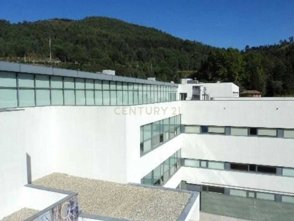 Quinta, Antigo Edifício do ISAVE (universidade) na Póvoa de Lanhoso - Image 7