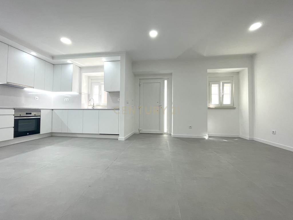 Moradia T1 cheia de LUZ, zona Histórica de Alcochete - Image 7