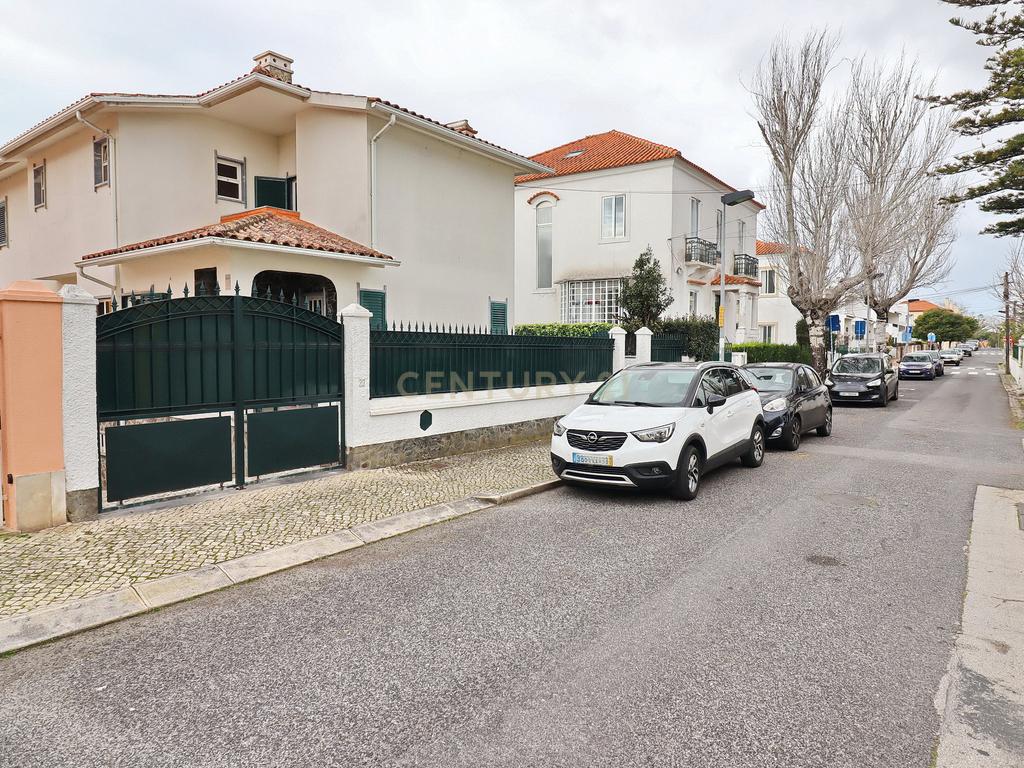 Moradia de Charme em zona residencial Prime, em Santo Amaro de Oeiras - Image 3