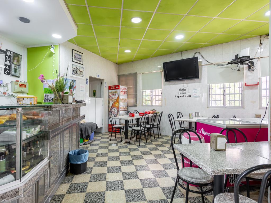 Loja/Café totalmente equipado em Marvila-Bairro dos Lóios - Image 3