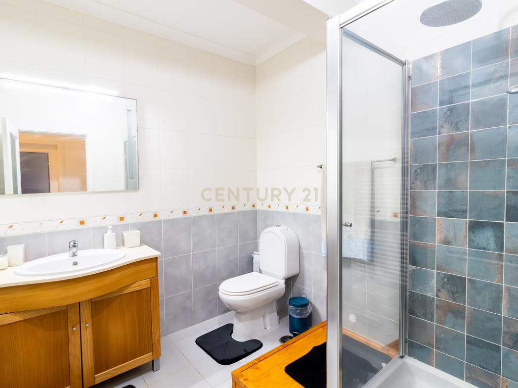 Apartamento T3, Rés do Chão, Marinha Grande - Image 2