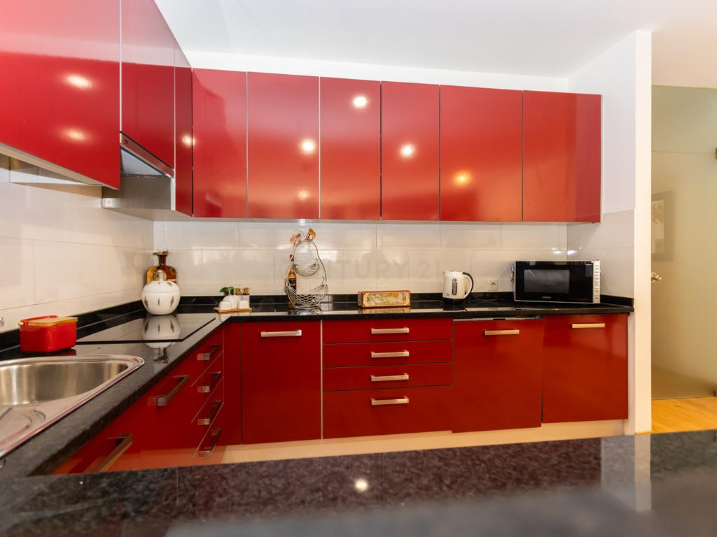 LOJA TRANSFORMADA EM AMPLO APARTAMENTO T1 REMODELADO EM PAIO PIRES - Image 3