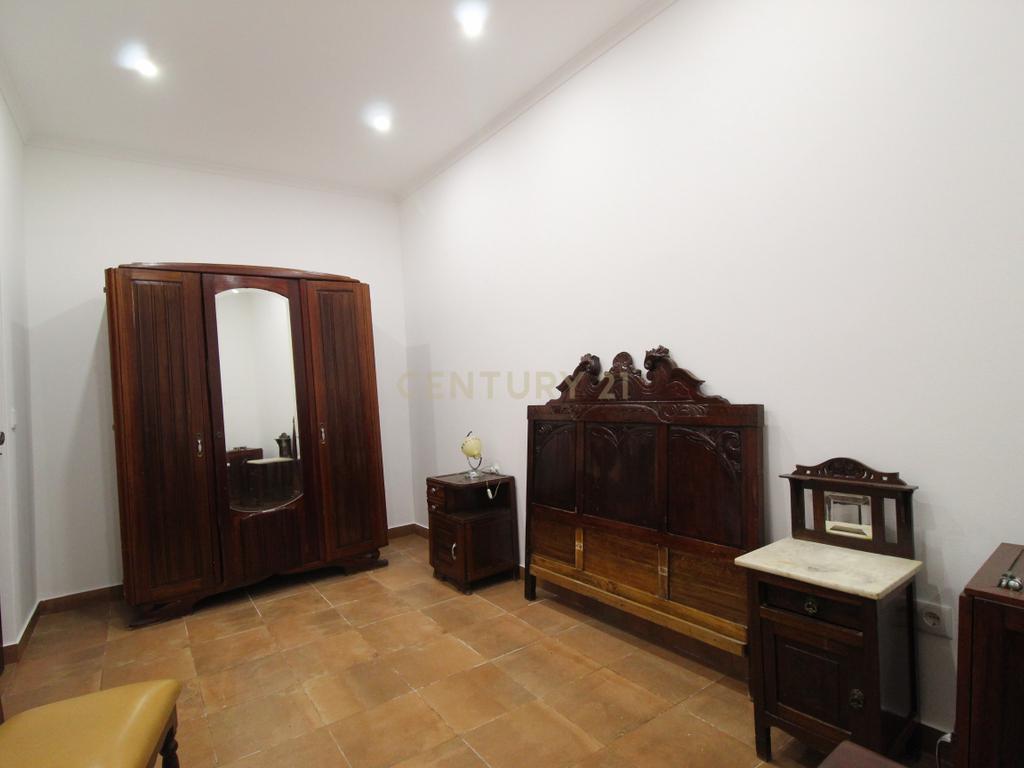 Moradia tradicional, 184 m2, em primeira linha de Santa Luzia. - Image 11