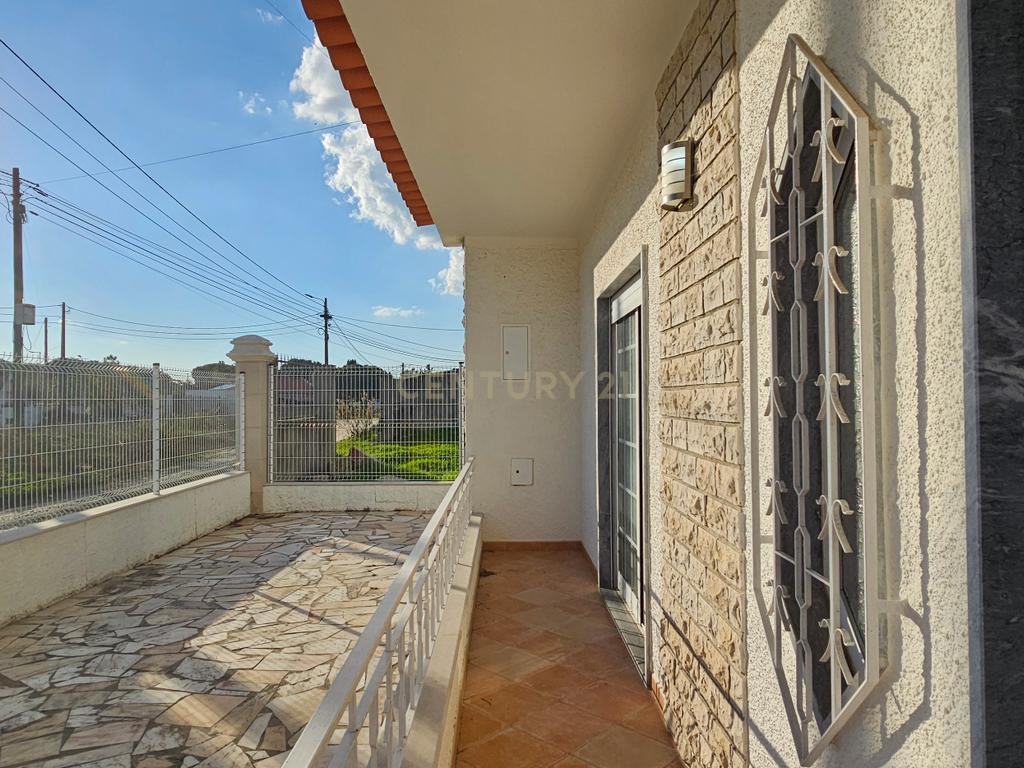 Vila T2+2 em Vendas Novas - Image 3