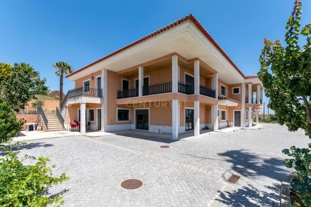 Moradia T8 de grande dimensão em S. João dos Montes, Vila Franca de Xira - Image 2