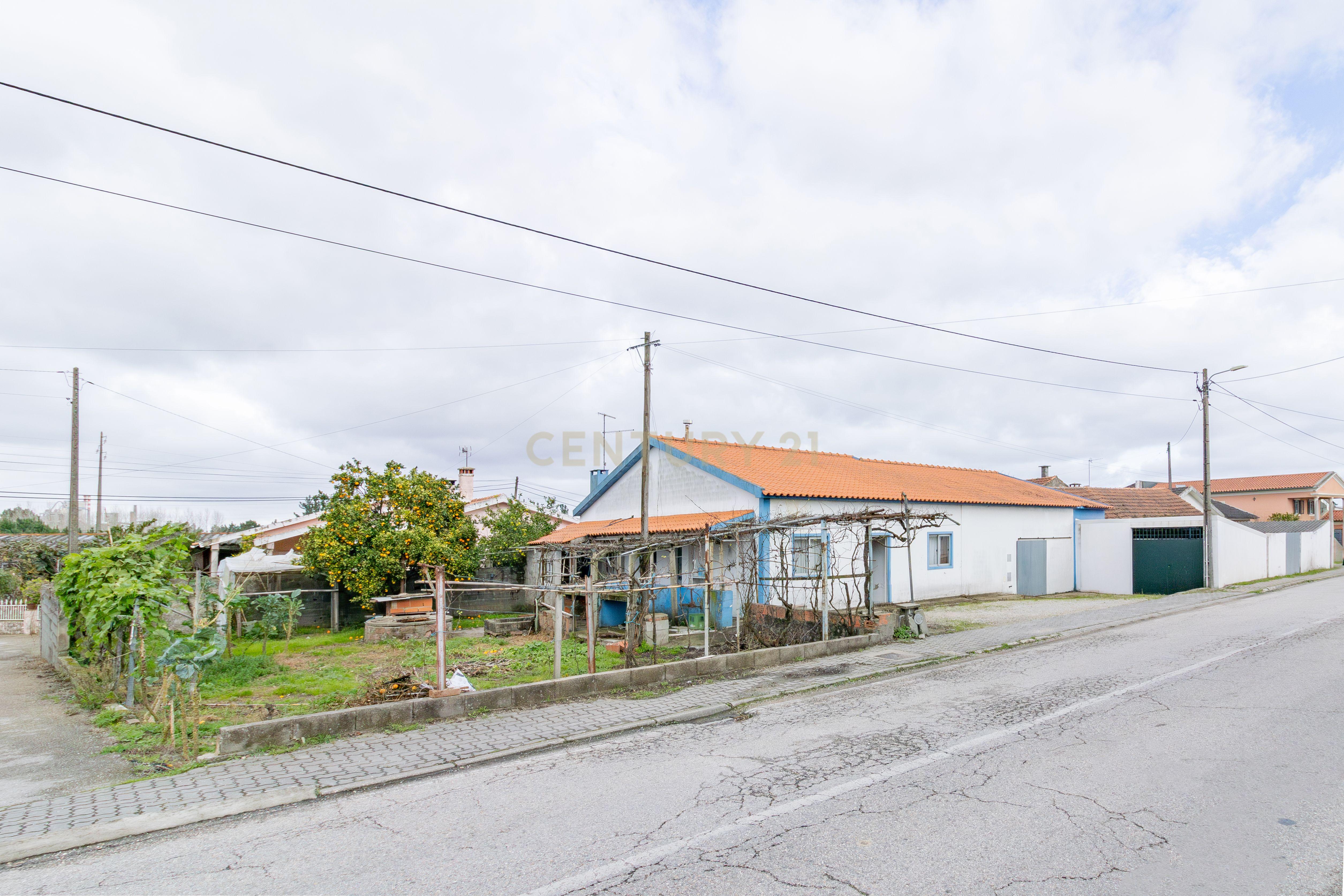 Moradia T3 na Maceira, Leiria - Image 1