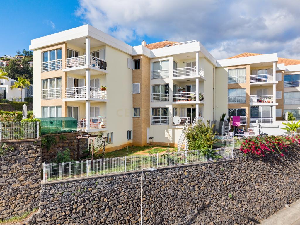 Apartamento T2 à Venda, com Jardim e Vista Mar - Pilar, Funchal - Image 3