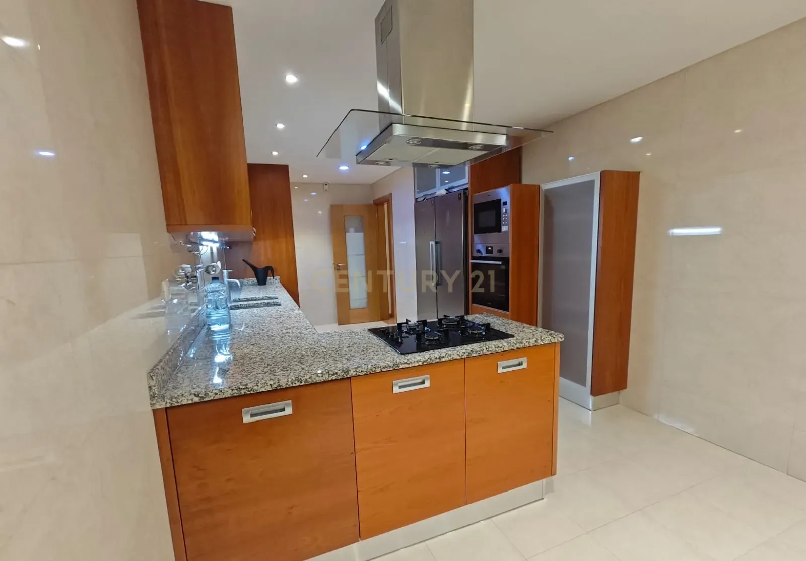 Apartamento de 3 assoalhadas, Box fechada e arrecadação, Póvoa de Santa Iria - Image 1