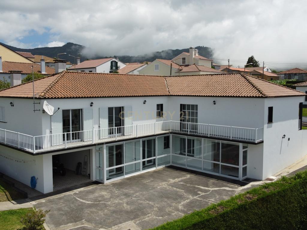 Moradia T4 em Povoação - Image 2
