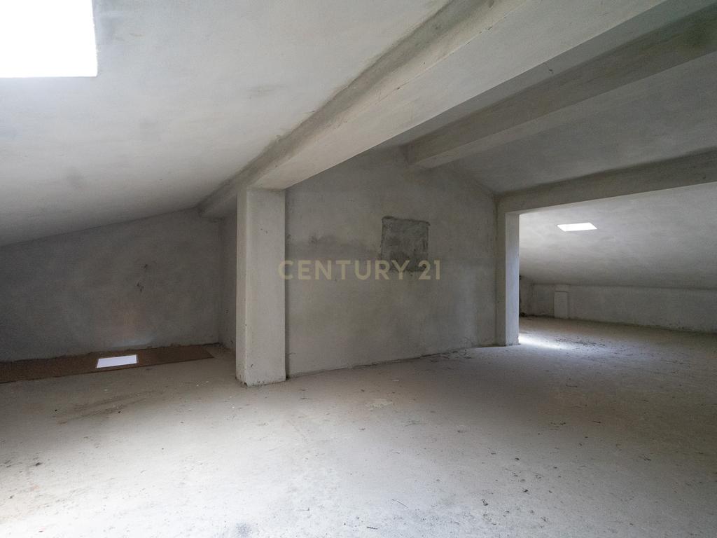 Apartamento T3 Duplex + Garagem em Coimbra - Image 53
