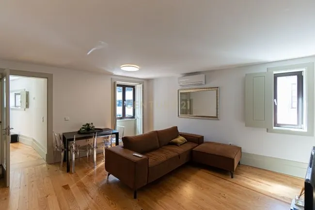 Apartamento T1 de charme com jardim no centro do Porto - Image 9