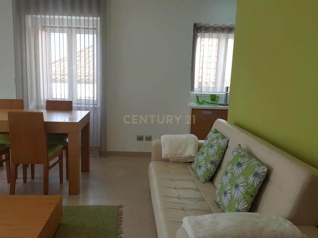 Apartamento - T2 - Arrendamento - Image 13