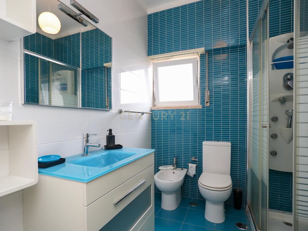 Apartamento T2 para Arrendamento com Garagem e Varanda- Arroja, Odivelas - Image 11