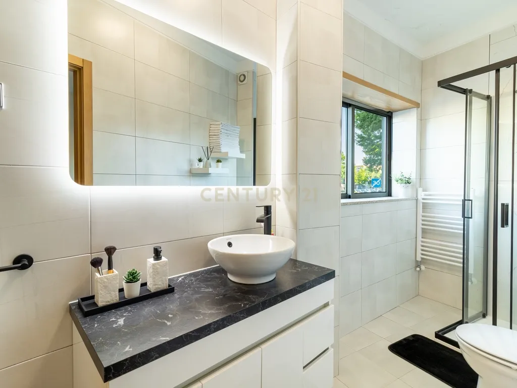 Apartamento T2 moderno em Braga - Image 9
