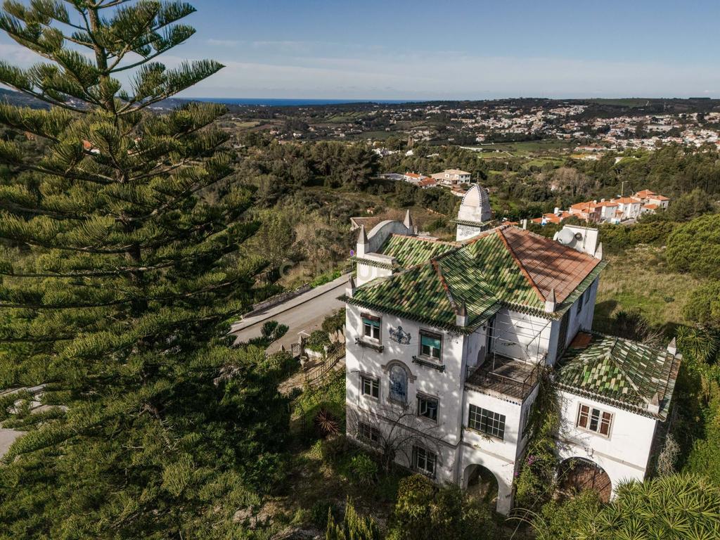 Palacete com 5 Quartos no Coração de Sintra - Image 4