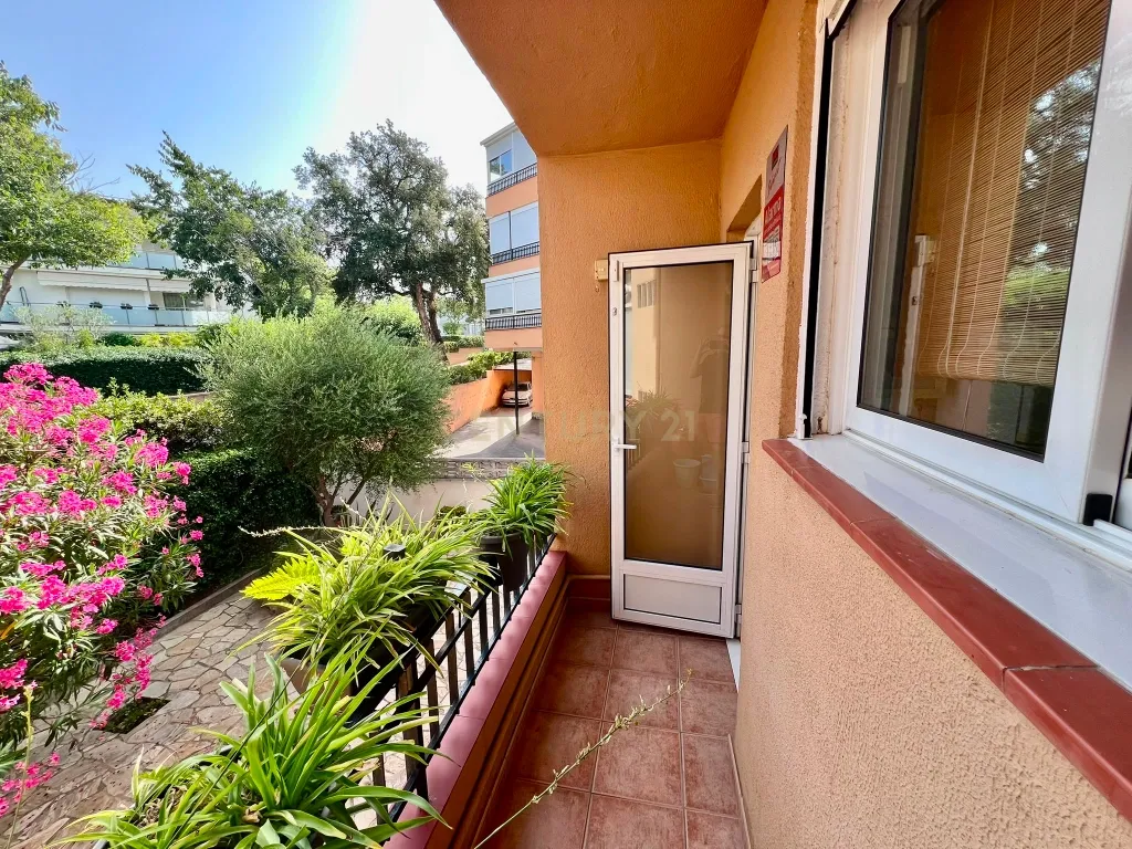 APARTAMENTO À VENDA EM PLATJA D'ARO - Image 9