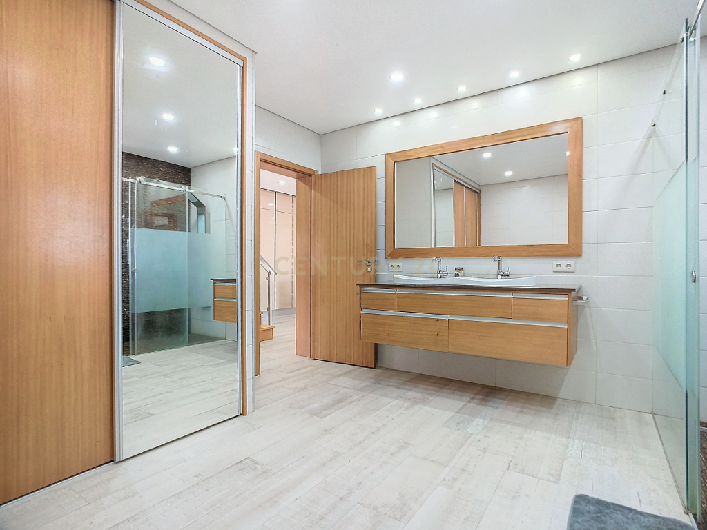 Moradia T4 com Vista Mar | Ajuda da Bretanha | São Miguel - Image 58