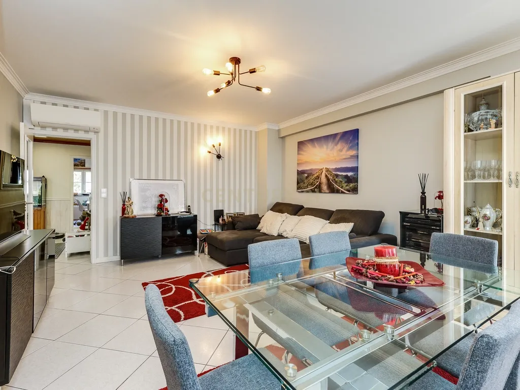 Apartamento T3 em Prior Velho com estacionamento - Image 8
