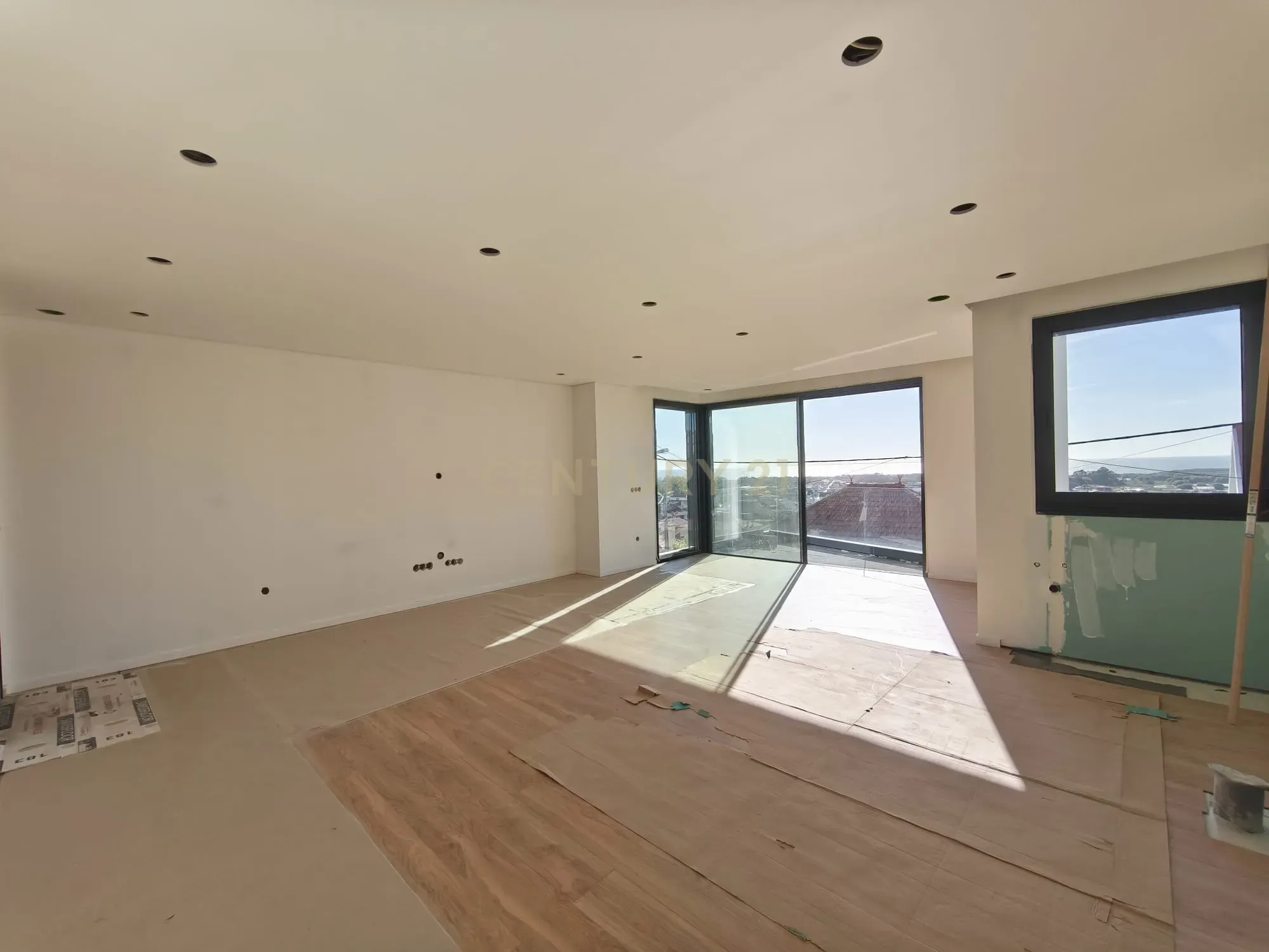 Casa em Construção em Braga, Esposende - 3 Quartos e Garagem - Image 1
