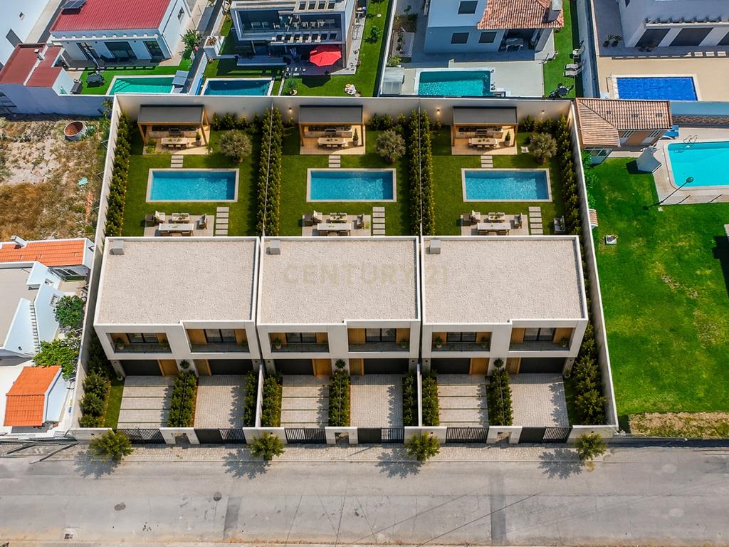 Moradia para Remodelação com 1.332 m² de Terreno – Potencial para Destaque e Construção de 2 a 3 Moradias - Image 4