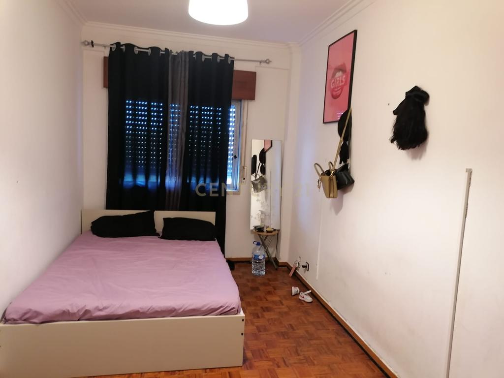 Apartamento T2 em Seixal com Elevador e Proximidade a Serviços - Image 17